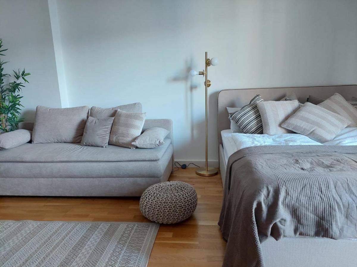 Balcony Apartment, 5 Min Walk To First District Wien Exteriör bild